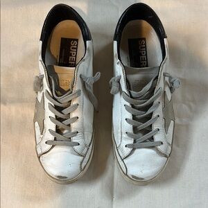 Woman’s Golden Goose Sneakers 38